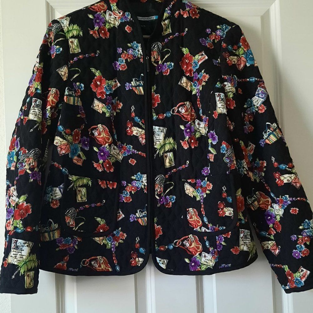 REQUIREMENTS Blazer with pockets size P/L